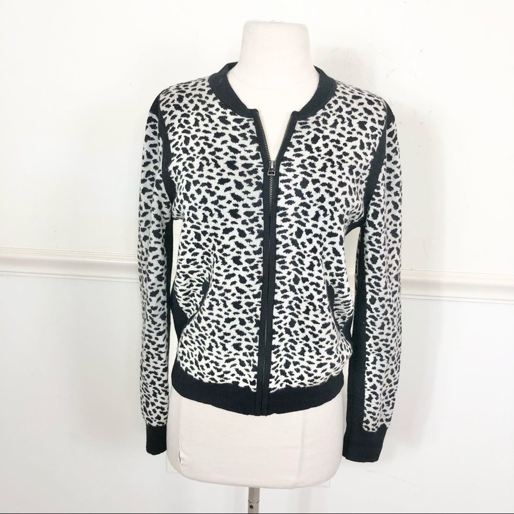 Velvet By Graham & Spencer Animal print cardigan sweater Black white MEDIUM
